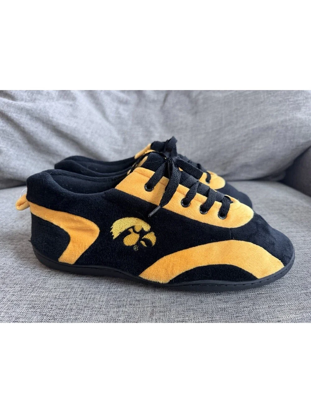 Iowa Hawkeyes ComfyFeet Plush Slipper Sneakers Black Gold Size XL